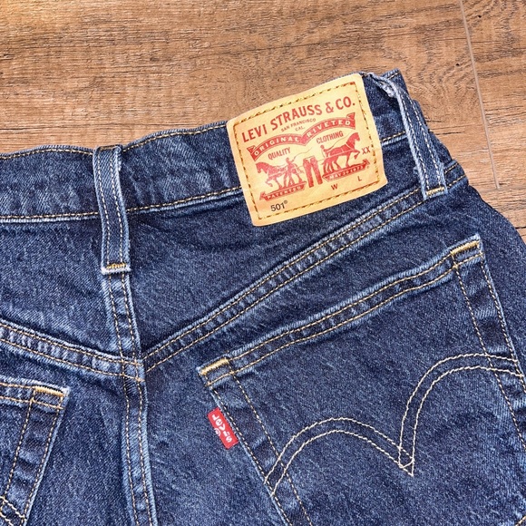 Levi’s 501 Shorts - Picture 4 of 4